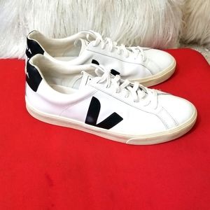 VEJA SNEAKERS